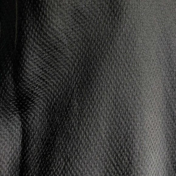 Theory Top Camisole V-Neck Sleeveless Silky Textured Lightweight Black L NWT - Picture 9 of 15